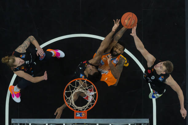 配合不仅展 配合不仅展