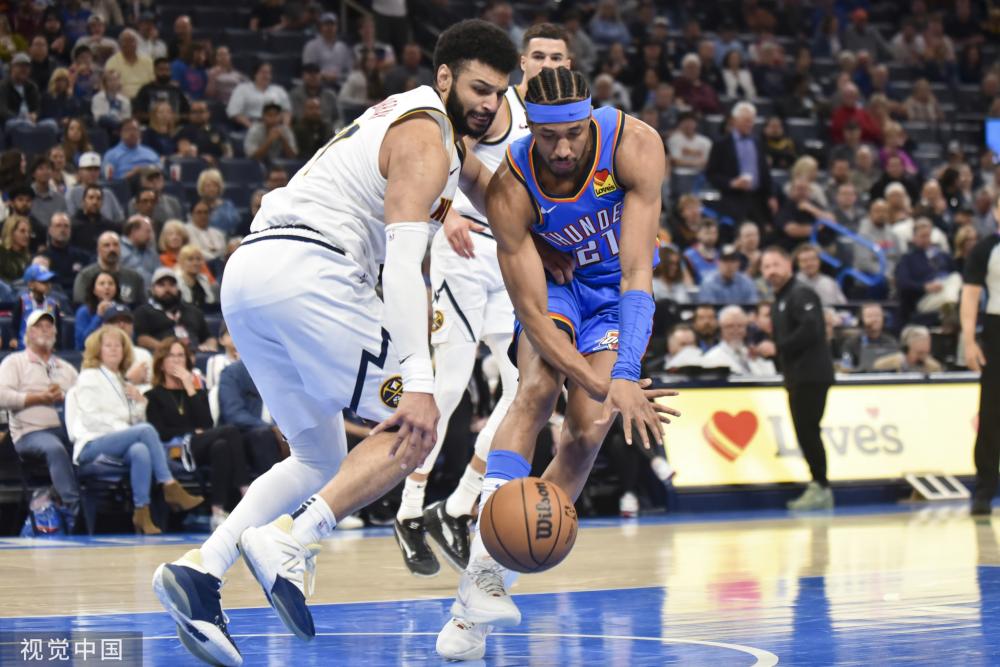 的鲜明对比 的鲜明对比